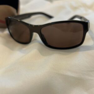Burberry women sunglasses brown with logo on the side